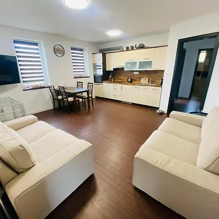 Psi Bouda Apartment